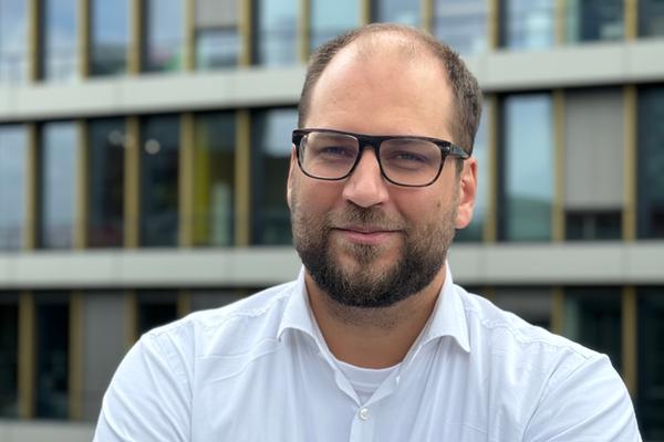 Matyas Rezek, iBusiness.thein